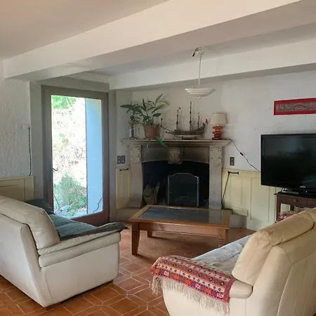 Les Favouilles, Le Pour 15 Personnes Apartment *