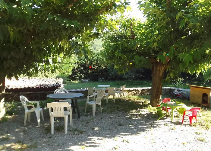 Les Favouilles, Le Pour 15 Personnes Apartment *