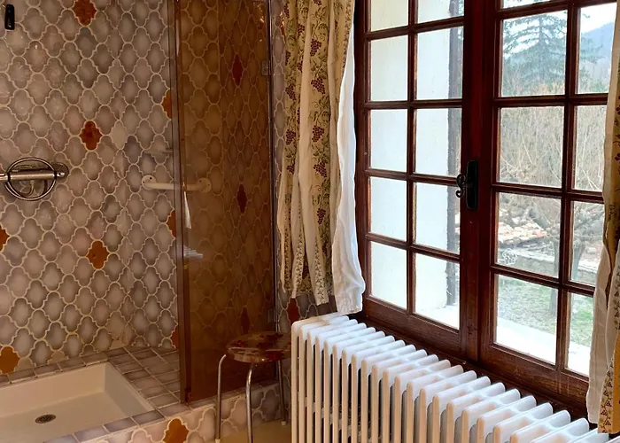 Les Favouilles, Le Pour 15 Personnes Apartment *